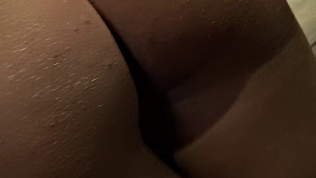 Blonde slut with trimmed pussy gets laid by the bartender