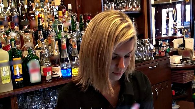 Blonde slut with trimmed pussy gets laid by the bartender