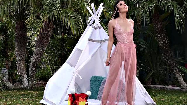 Cute Brunette Xxlayna Marie Dances and Masturbates With Vibrator on her Shaved Pussy