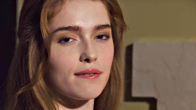 Худая малышка показывает дивану, что такое настоящий вечер