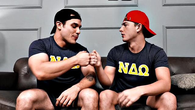 Sturdy dorm bottom sucks before cowboy sex