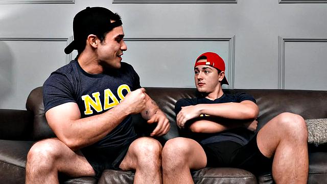 Sturdy dorm bottom sucks before cowboy sex