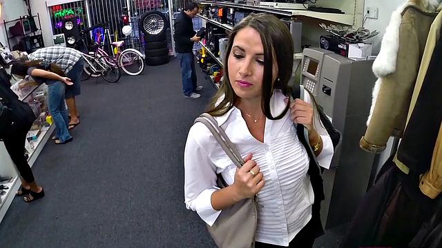 A hot amateur get pounded hard in the back of the shop by a horny dude