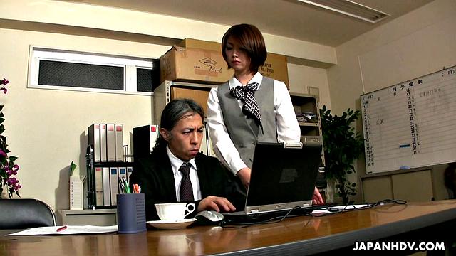 It's hard to resist amazing honey Tsubaki