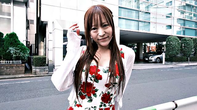 Introducing Renka Hoshimiya: A Real Housewife Who Wants Sex