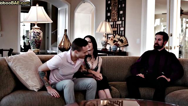 Cheating inked babe deepthroats and gets pussrammed in 3way