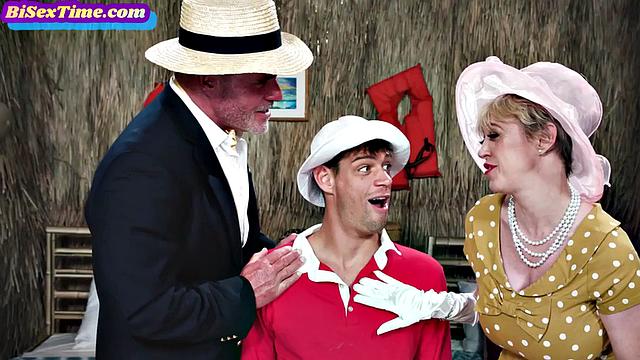 MILF cocksucking in bi 3some