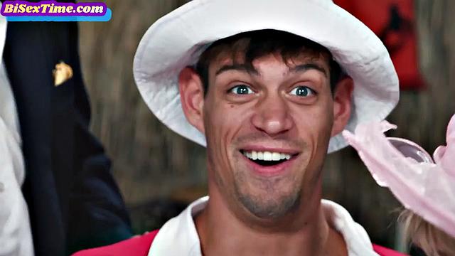 MILF cocksucking in bi 3some