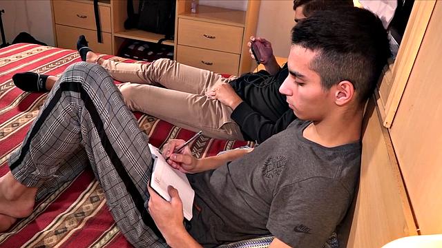 Феликс раздал Франсису так, что завтра сидеть будет больно