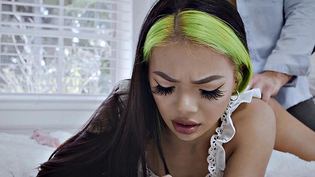 равнодушные красотки трахаются и даже не моргают