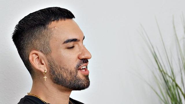 Amateur solo jock jerks off and cums after casting