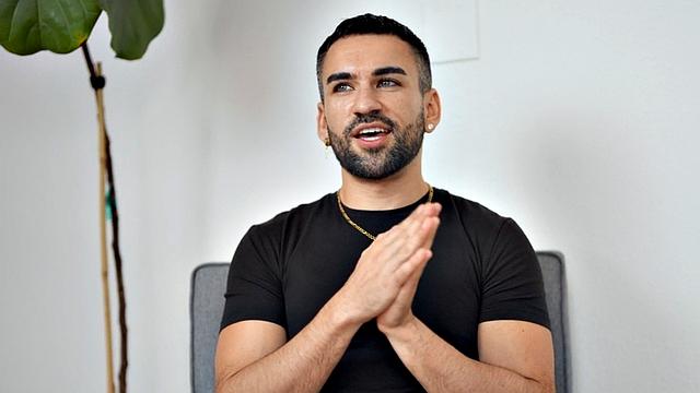 Amateur solo jock jerks off and cums after casting