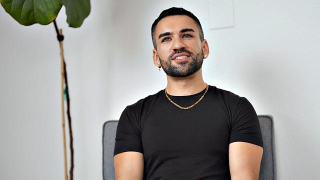 Amateur solo jock jerks off and cums after casting