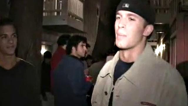 Развратная вечеринка: студентка сносит башню всем, давая в догги