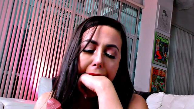 Tugjob POV slut jerks in oiled fun after pussyfingering