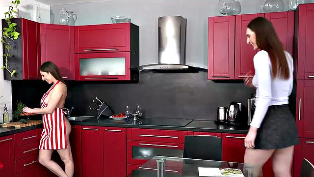 Vipissy - Can You Give Me Drink - Lesbian Piss Drinking