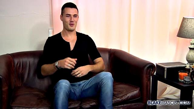 Французский красавец с большим членом Тео! - Тео Форд