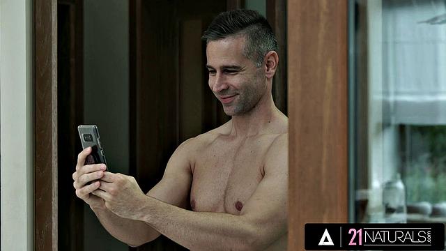 21 NATURALS - Irresistible Andreina De Luxe Melts for Cock