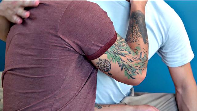 Inked stud bred by bf until taking cumshot in erotic duo