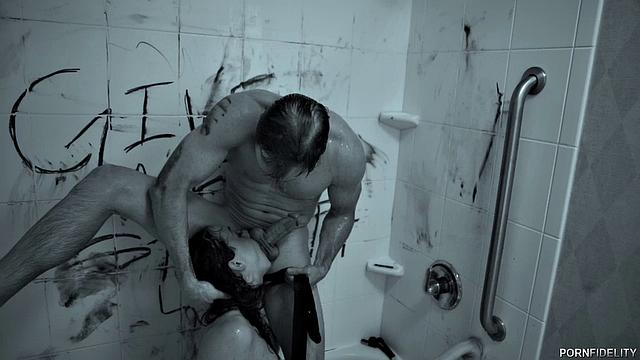 шанель срывается и даёт во все щели ради кайфа