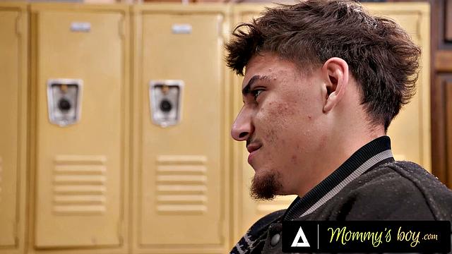 Виктор Рэй жестко трахает зрелую училку Adira Allure после теста, глубокий минет и анал в классе.