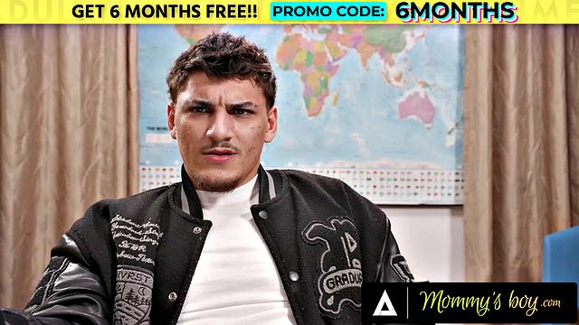 Виктор Рэй жестко трахает зрелую училку Adira Allure после теста, глубокий минет и анал в классе.