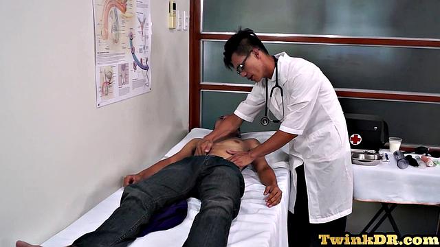 Petite asian guy toyed by horny doc