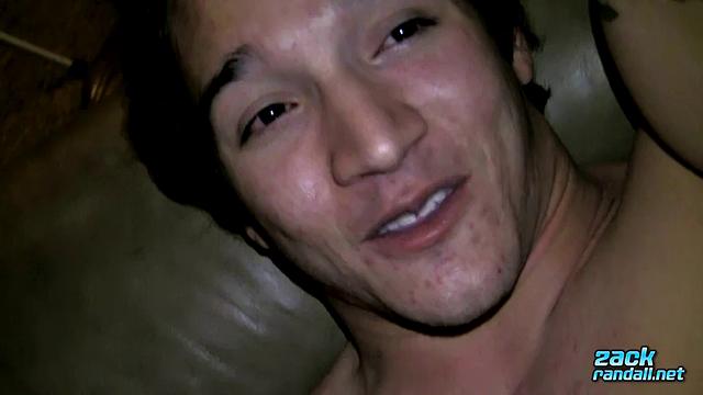 Zoey Gobbles Jizz - Jizzy McBone и Zoey Kush