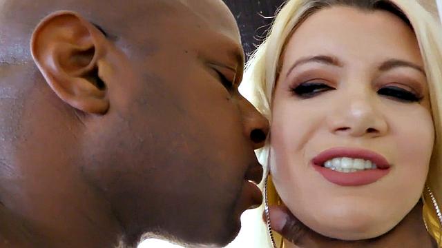 IR amateur anal babe gets smashed by BBC in action