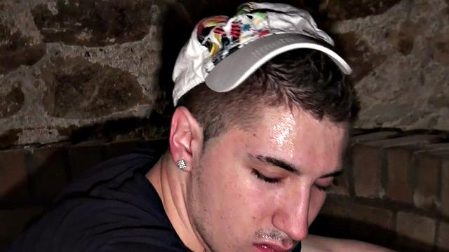 Amateur stud rims and fucks basement bottom in jockstrap