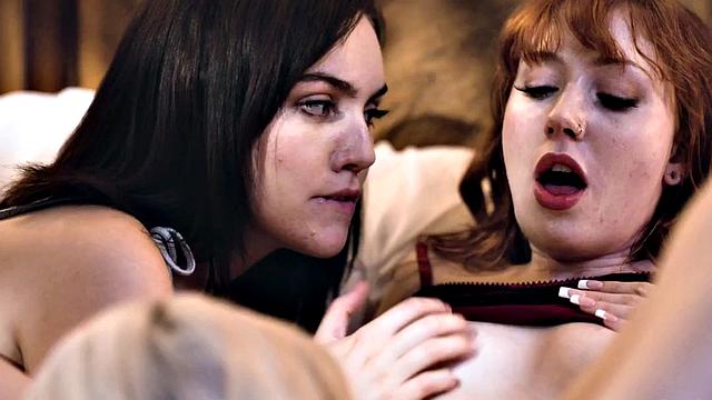 Dyke babe seduces lez before eating pussy in threesome