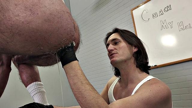 Fisting stud fists ass of hairy gaydaddy