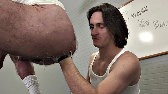 Fisting stud fists ass of hairy gaydaddy