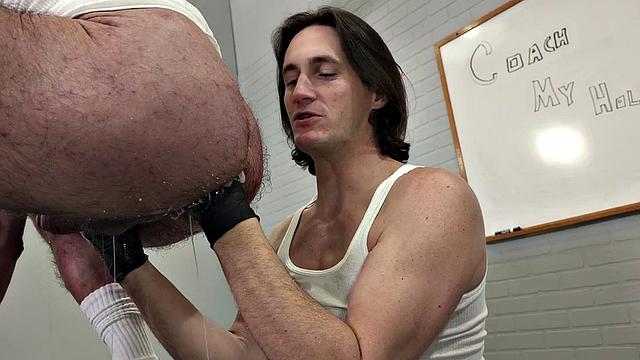 Fisting stud fists ass of hairy gaydaddy