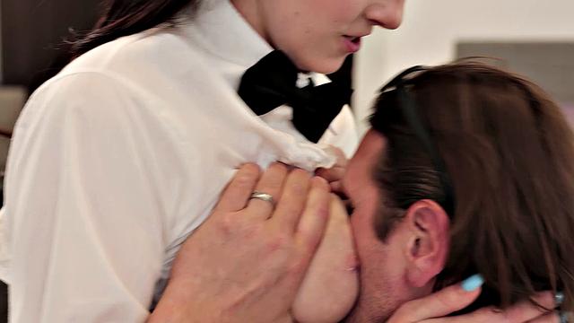 Bella Angel Hard To Focus