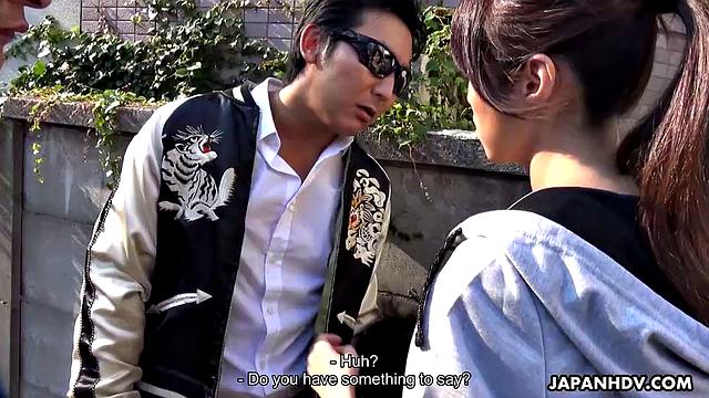 Sara Yurikawa's old friend comes over and she helps him for the first time