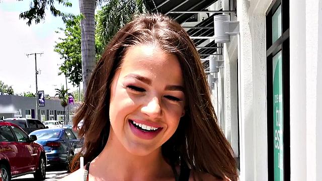 Fun Model Fucks in Public