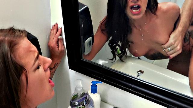 Fun Model Fucks in Public