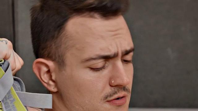 Solo eager pleasure jock wanks cock in homemade action