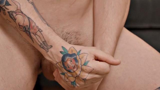 Solo eager pleasure jock wanks cock in homemade action