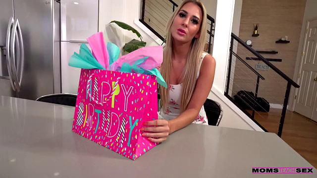 Stepmom Helps Me Get Over - S15:E5