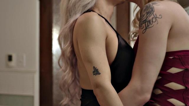 Trans goddess drilling butt bareback after sucking cock