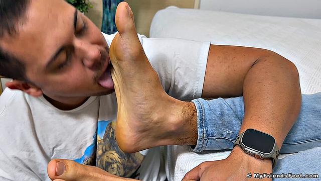 Cyrus Worshipped - Cyrus