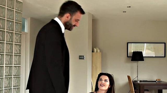 Таша Хольц спалилась на измене и сразу пустилась во все тяжкие за деньги