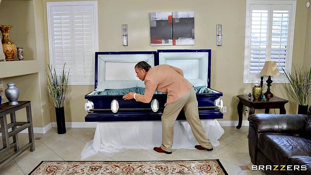 Ashes To Asses, Dust To Dick