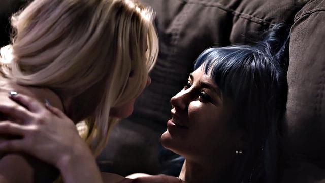 Dyke stepmom seduces stepdaughter before scissoring