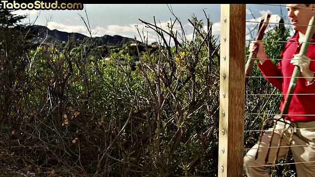 Skinny twunk gaping after DILFs penetration