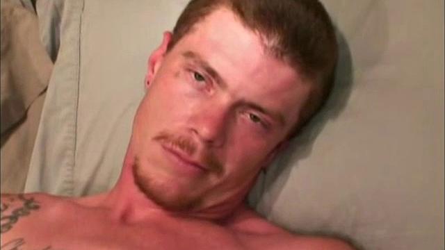 чувак в годах дрочит по классике и показывает, кто тут мастер финиша