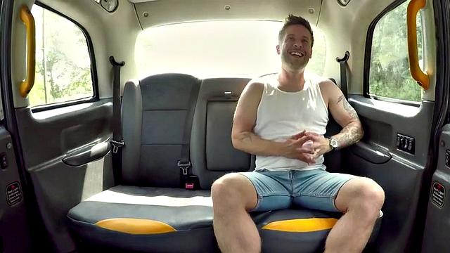 Bigtit inked British cabbie nailed outdoors after sucking