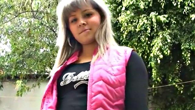 Petite teen fucked after giving head